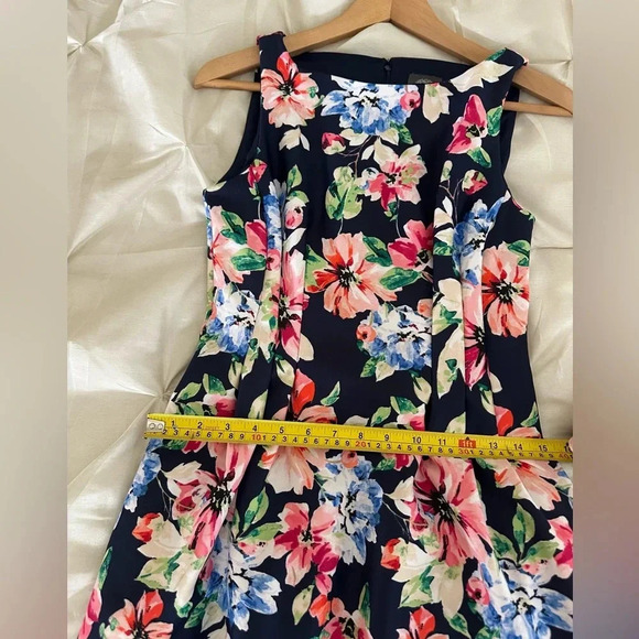 Vince Camuto Sleeveless Floral Fit & Flare Dress - Size 8P - Picture 13 of 15